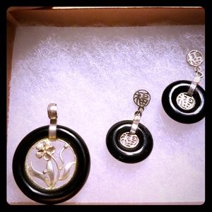 Necklace and earring set